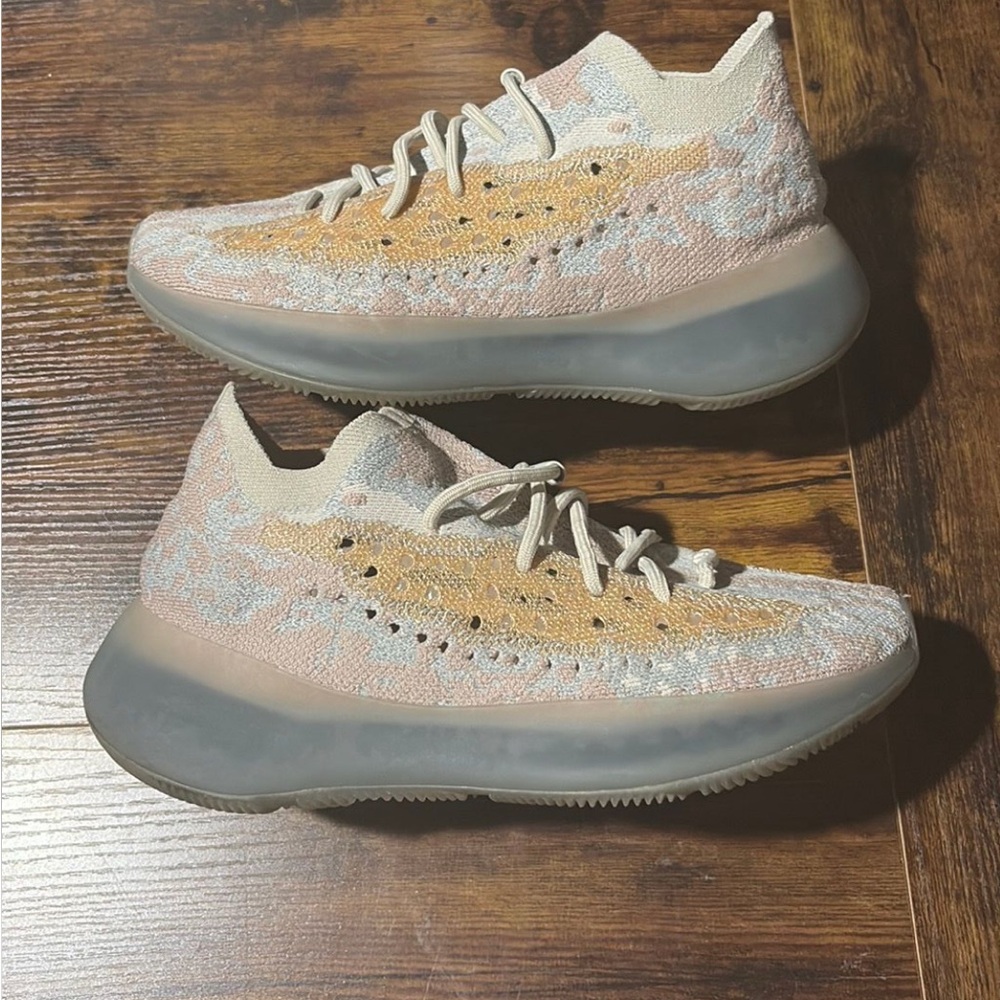 Stylish Sneakers in Cream and Tan - Picture 1 of 12